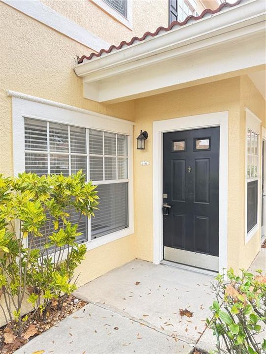 For Rent: $1,725 (2 beds, 2 baths, 1077 Square Feet)