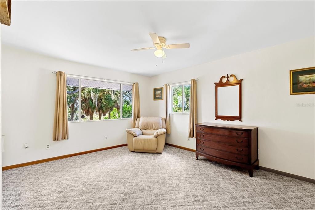 出租: $3,000 (4 贝兹, 3 浴室, 3293 平方英尺)