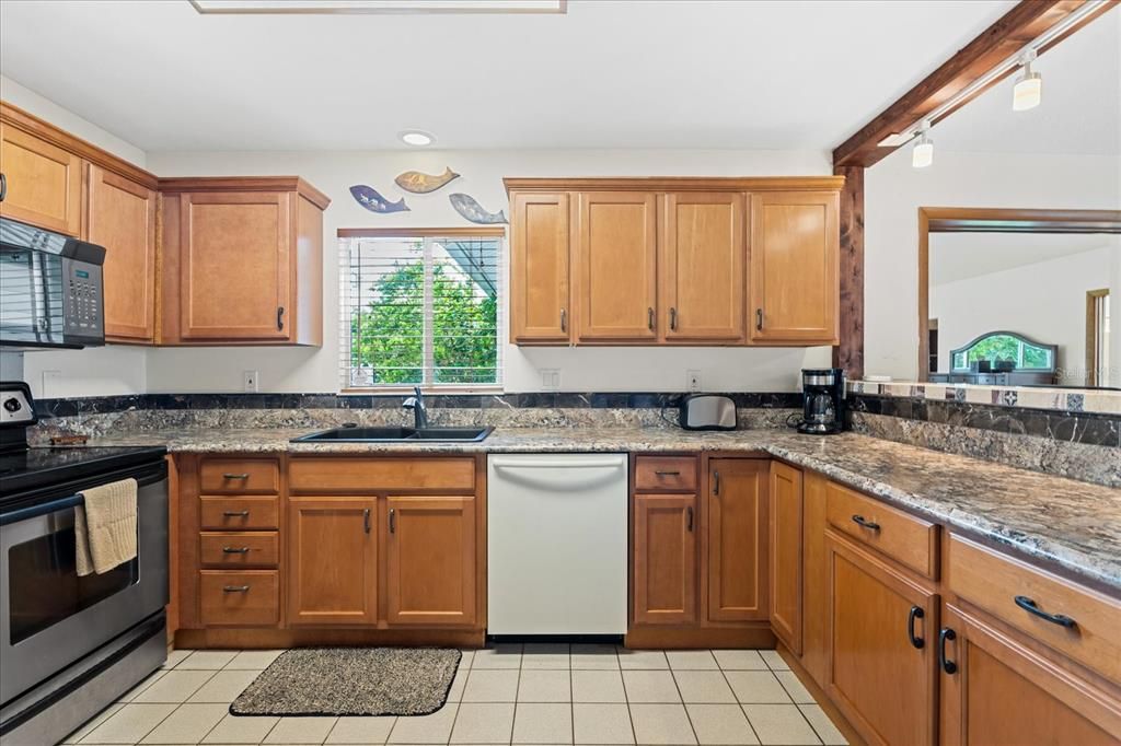 出租: $3,000 (4 贝兹, 3 浴室, 3293 平方英尺)