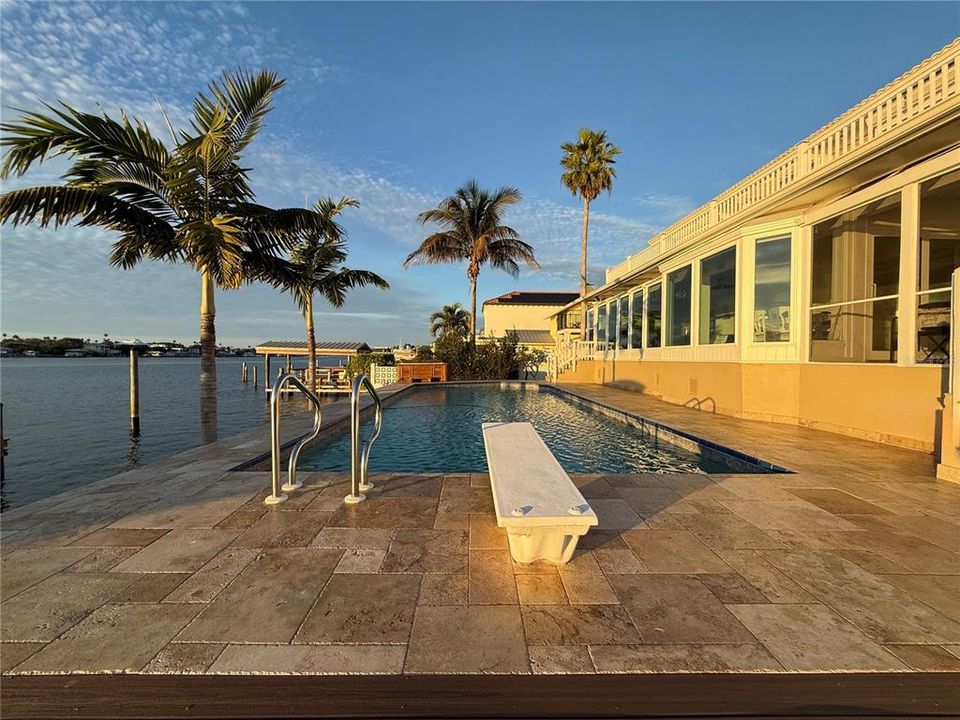 En Venta: $2,500,000 (4 camas, 3 baños, 3492 Pies cuadrados)