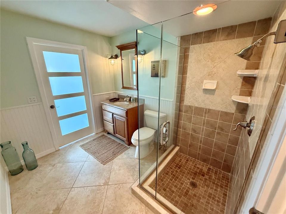 En Venta: $2,500,000 (4 camas, 3 baños, 3492 Pies cuadrados)