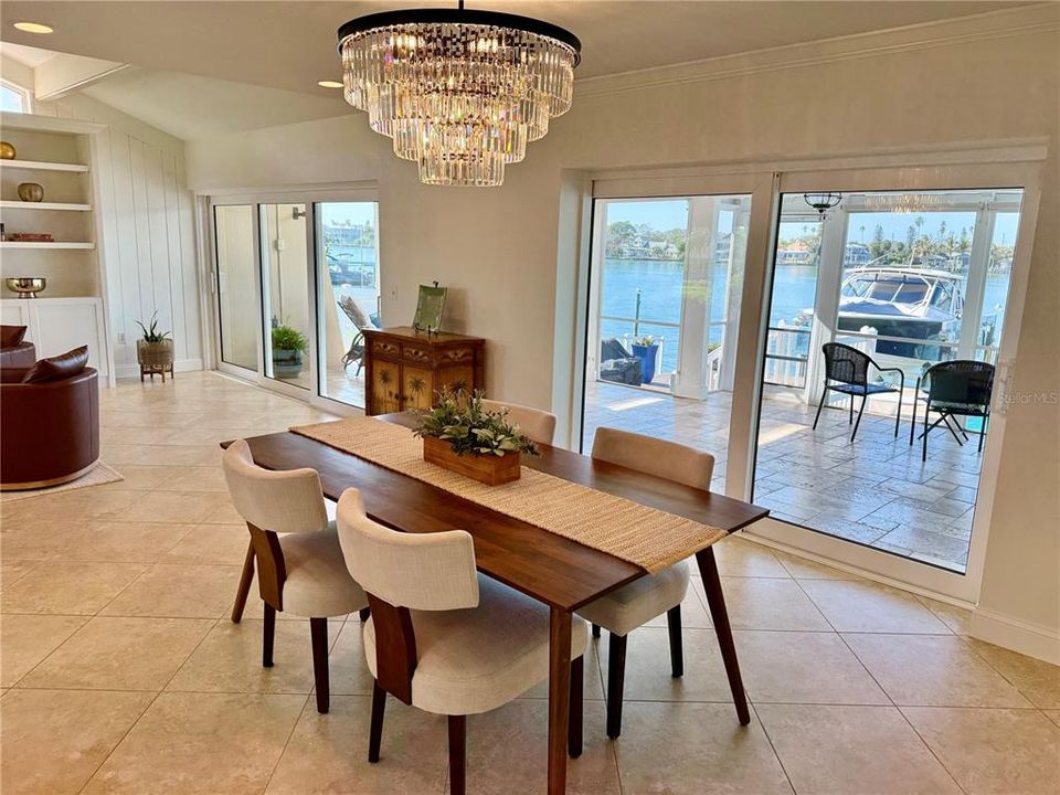 En Venta: $2,500,000 (4 camas, 3 baños, 3492 Pies cuadrados)