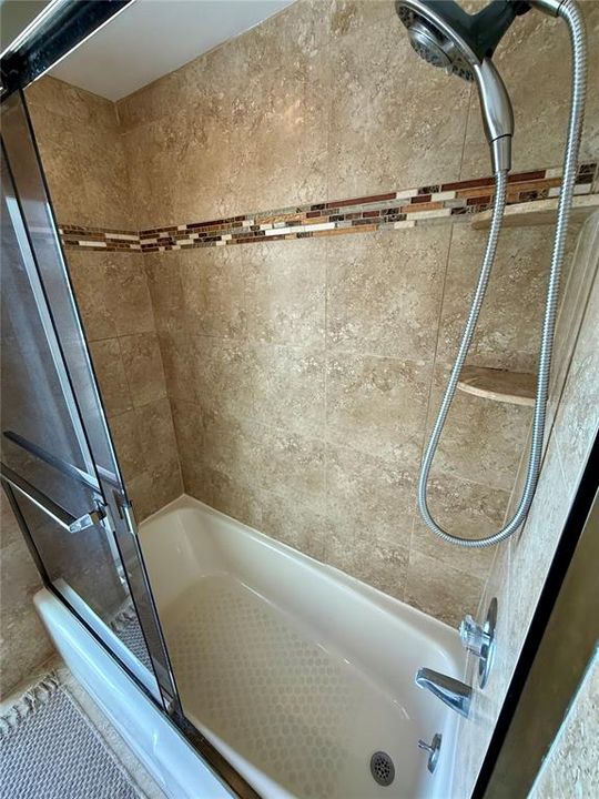 En Venta: $2,500,000 (4 camas, 3 baños, 3492 Pies cuadrados)