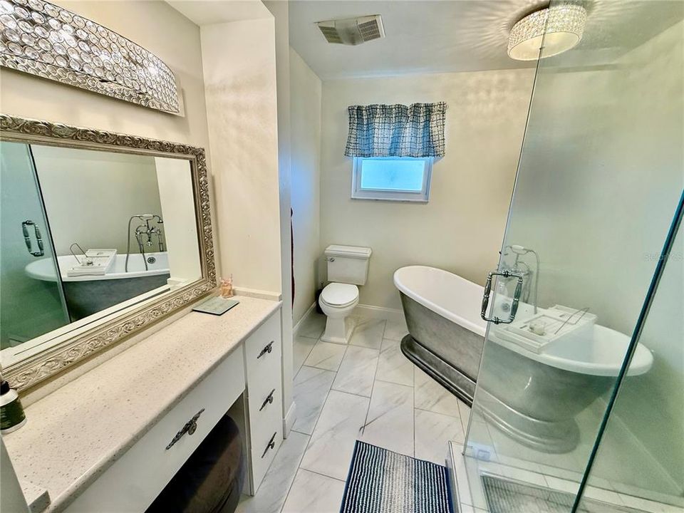 En Venta: $2,500,000 (4 camas, 3 baños, 3492 Pies cuadrados)