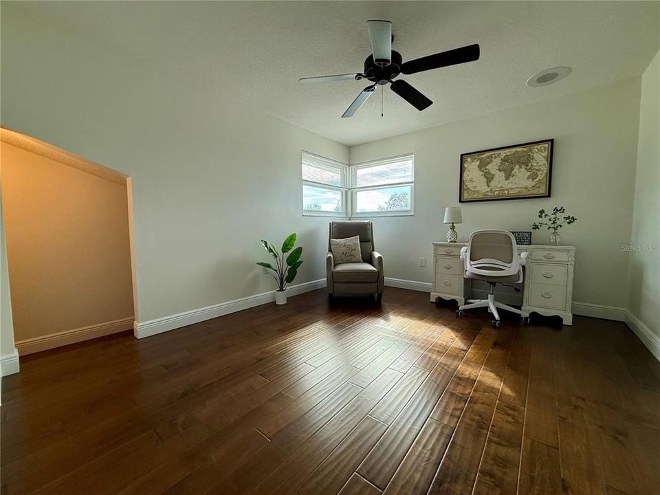 En Venta: $2,500,000 (4 camas, 3 baños, 3492 Pies cuadrados)