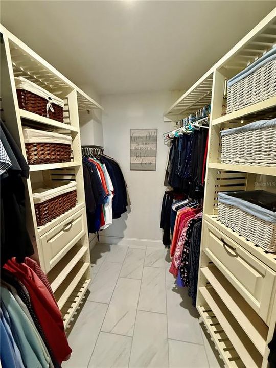 En Venta: $2,500,000 (4 camas, 3 baños, 3492 Pies cuadrados)