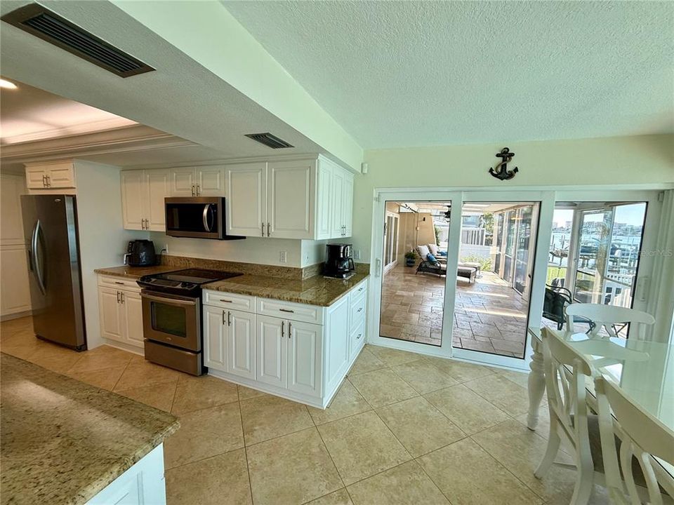 En Venta: $2,500,000 (4 camas, 3 baños, 3492 Pies cuadrados)