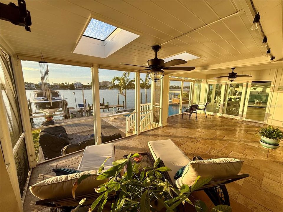 En Venta: $2,500,000 (4 camas, 3 baños, 3492 Pies cuadrados)