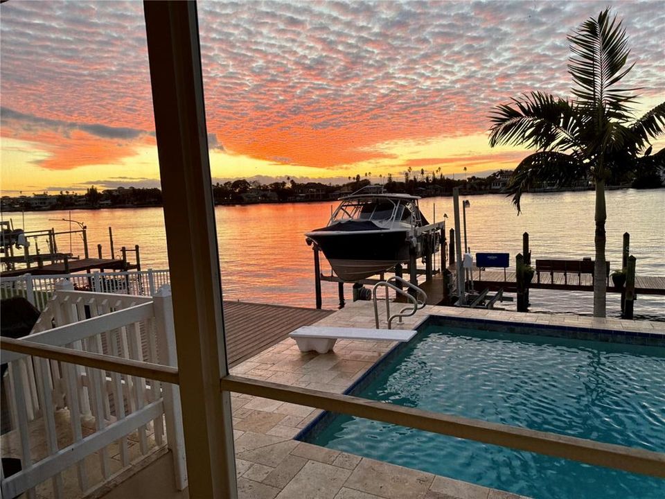 En Venta: $2,500,000 (4 camas, 3 baños, 3492 Pies cuadrados)