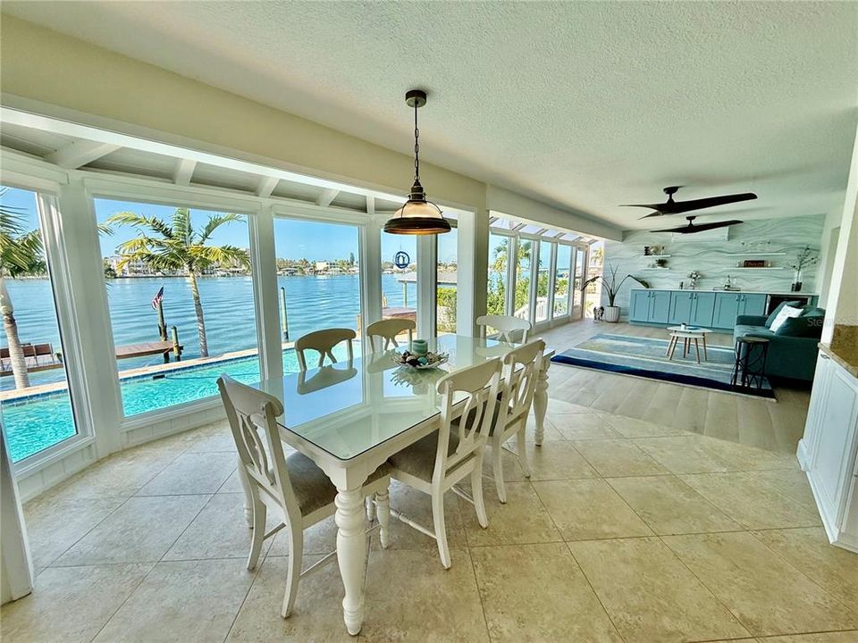 En Venta: $2,500,000 (4 camas, 3 baños, 3492 Pies cuadrados)