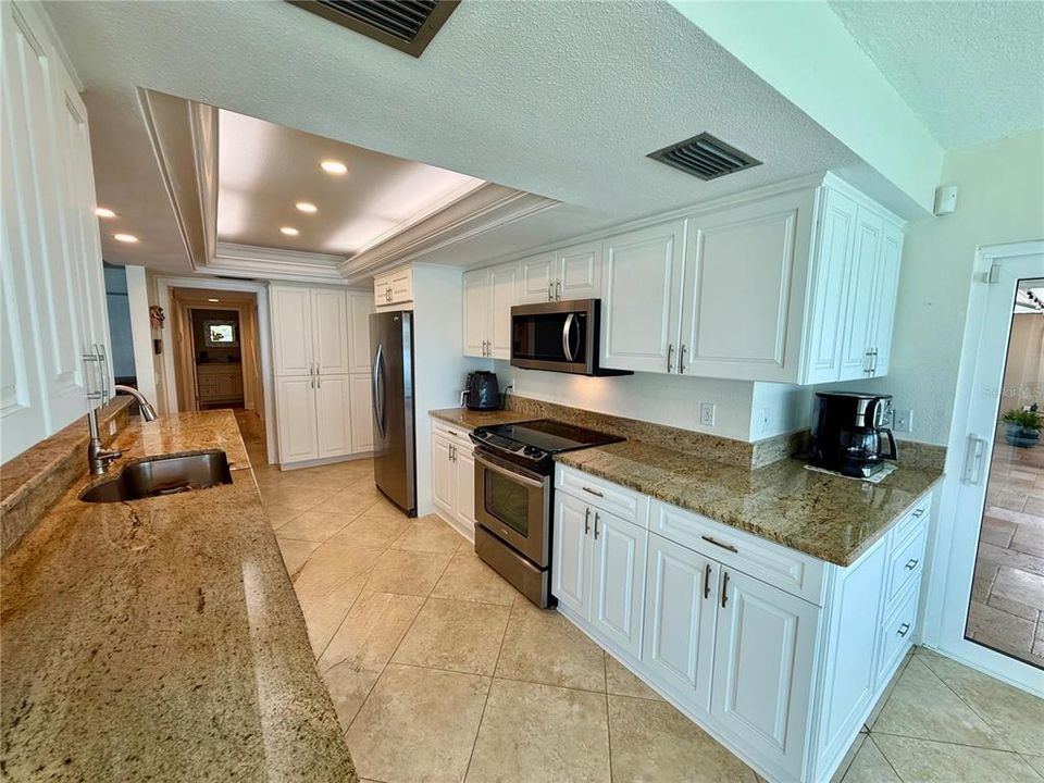 En Venta: $2,500,000 (4 camas, 3 baños, 3492 Pies cuadrados)