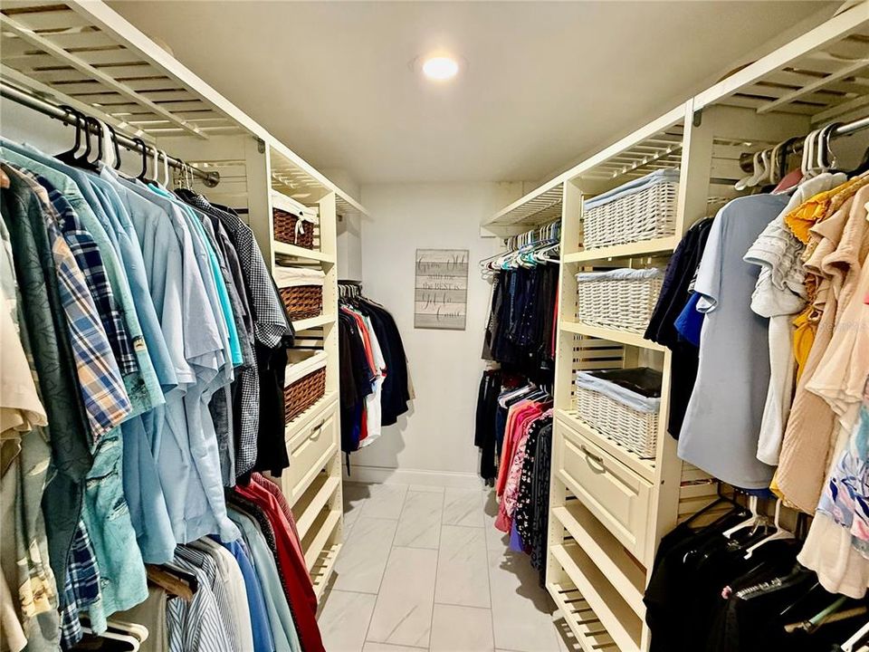 En Venta: $2,500,000 (4 camas, 3 baños, 3492 Pies cuadrados)