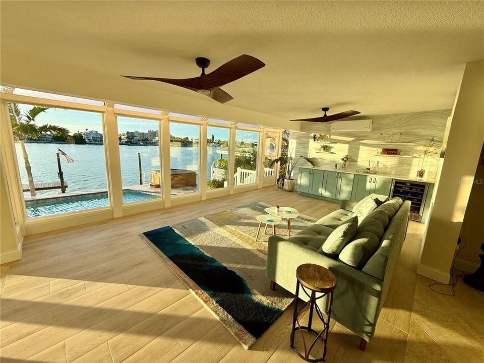 En Venta: $2,500,000 (4 camas, 3 baños, 3492 Pies cuadrados)