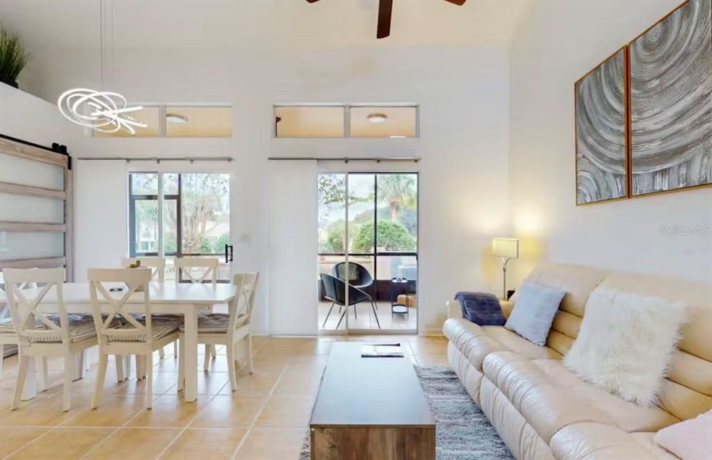 На продажу: $415,000 (2 спален, 2 ванн, 1012 Квадратных фут)