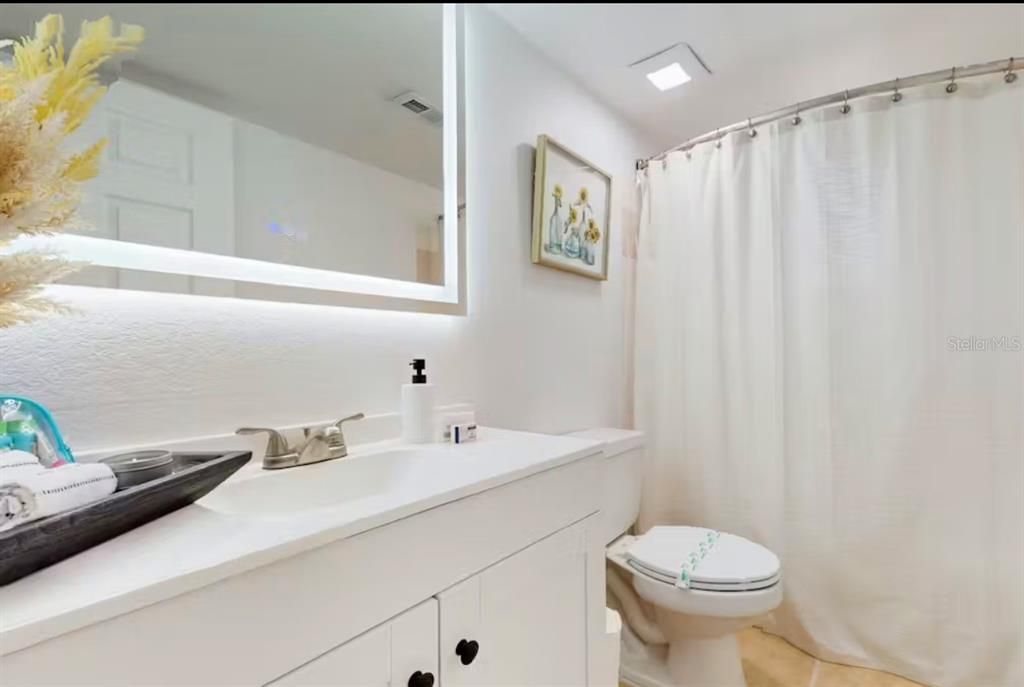 На продажу: $415,000 (2 спален, 2 ванн, 1012 Квадратных фут)