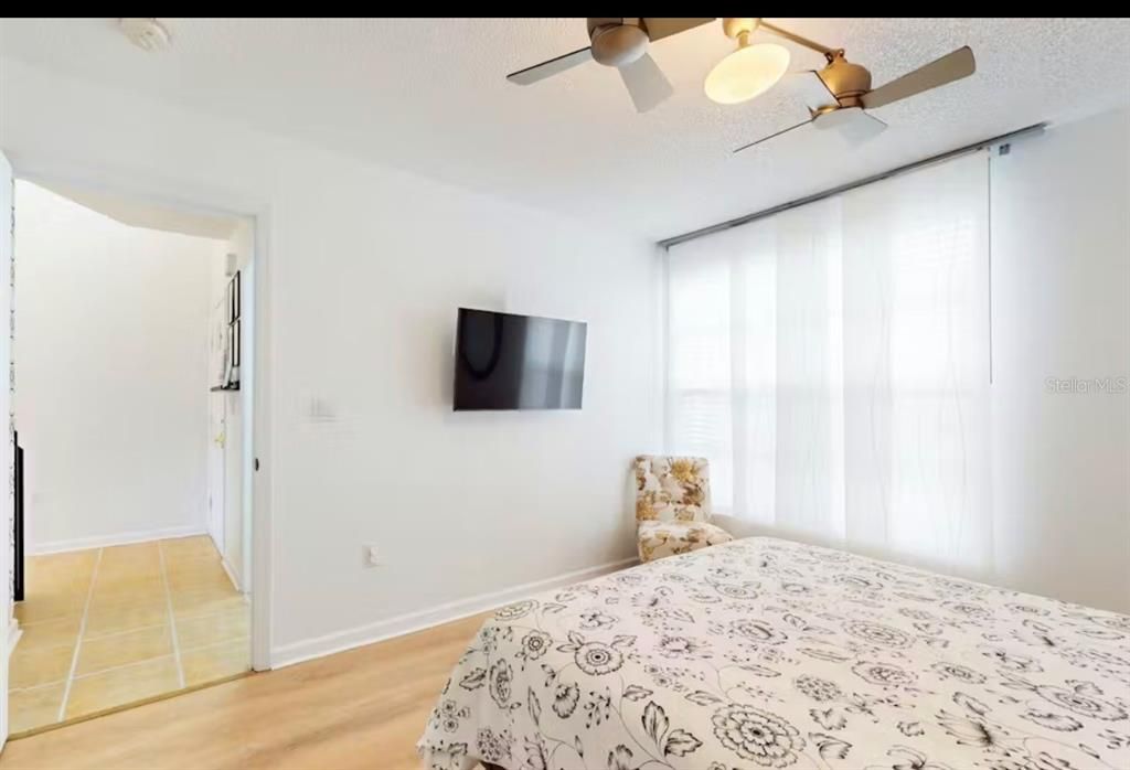 На продажу: $415,000 (2 спален, 2 ванн, 1012 Квадратных фут)