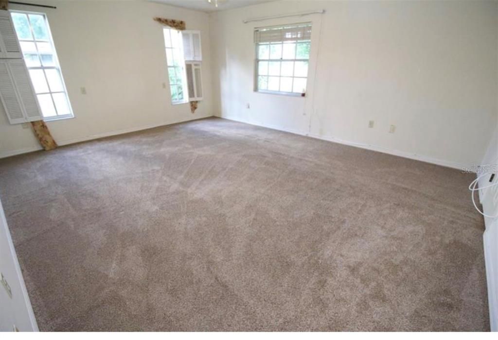 待售: $385,000 (3 贝兹, 2 浴室, 2083 平方英尺)