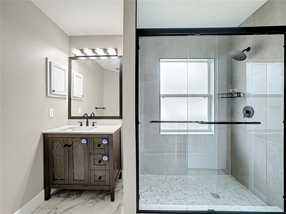 待售: $550,000 (5 贝兹, 3 浴室, 2475 平方英尺)