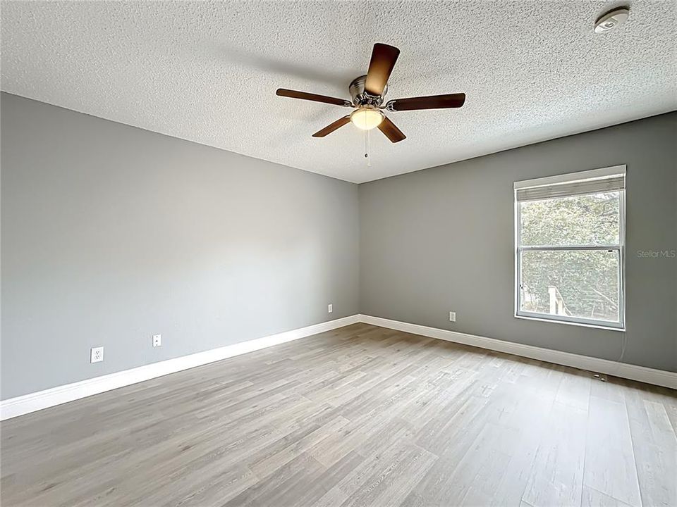 待售: $550,000 (5 贝兹, 3 浴室, 2475 平方英尺)