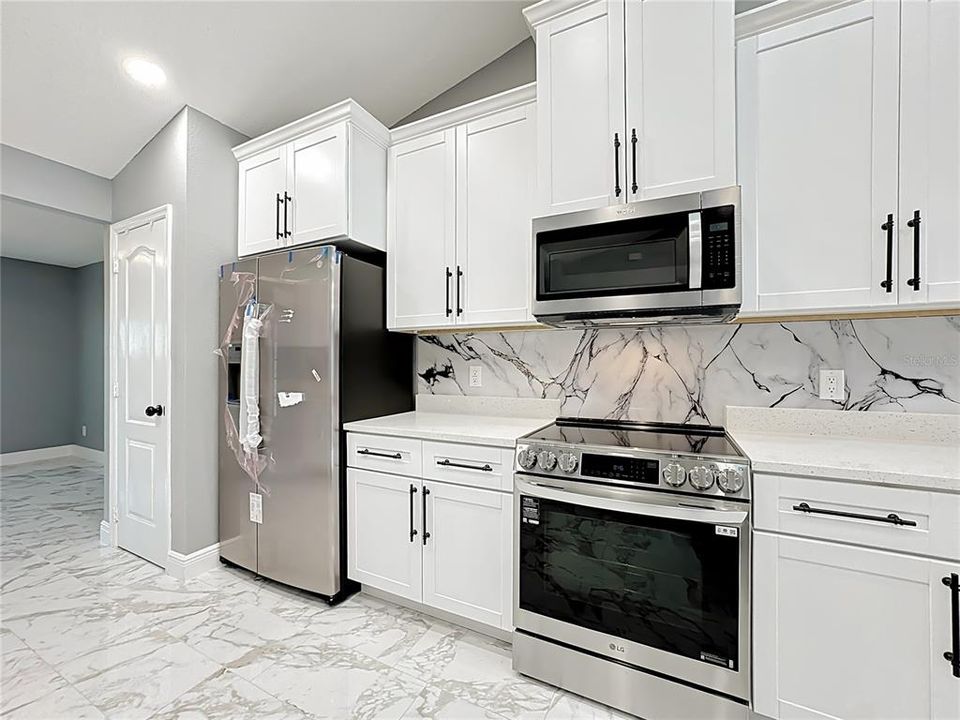 待售: $550,000 (5 贝兹, 3 浴室, 2475 平方英尺)