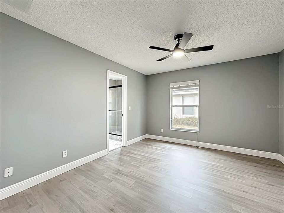 待售: $550,000 (5 贝兹, 3 浴室, 2475 平方英尺)