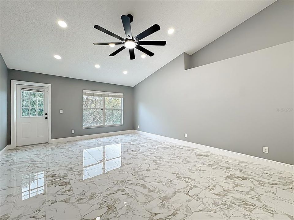 待售: $550,000 (5 贝兹, 3 浴室, 2475 平方英尺)