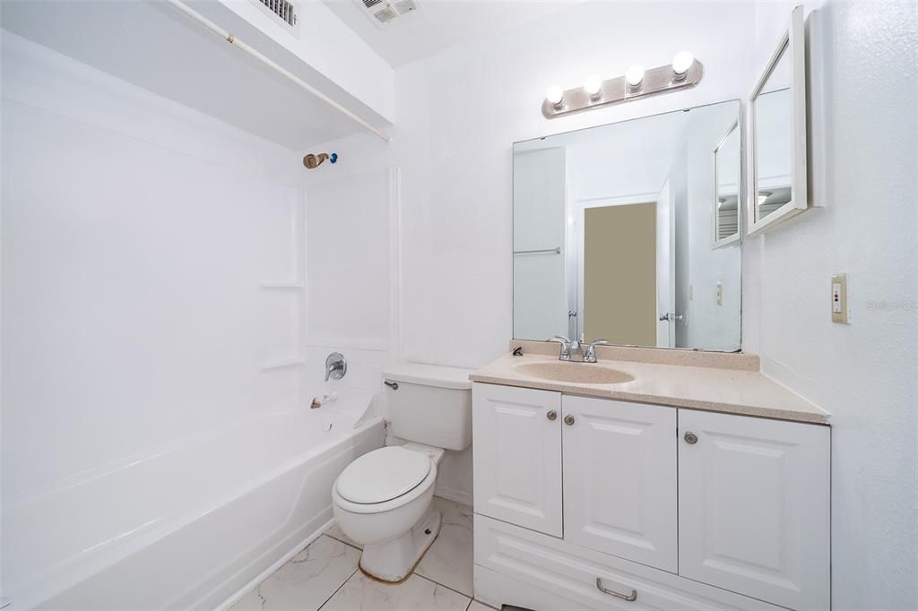 出租: $1,499 (2 贝兹, 2 浴室, 984 平方英尺)