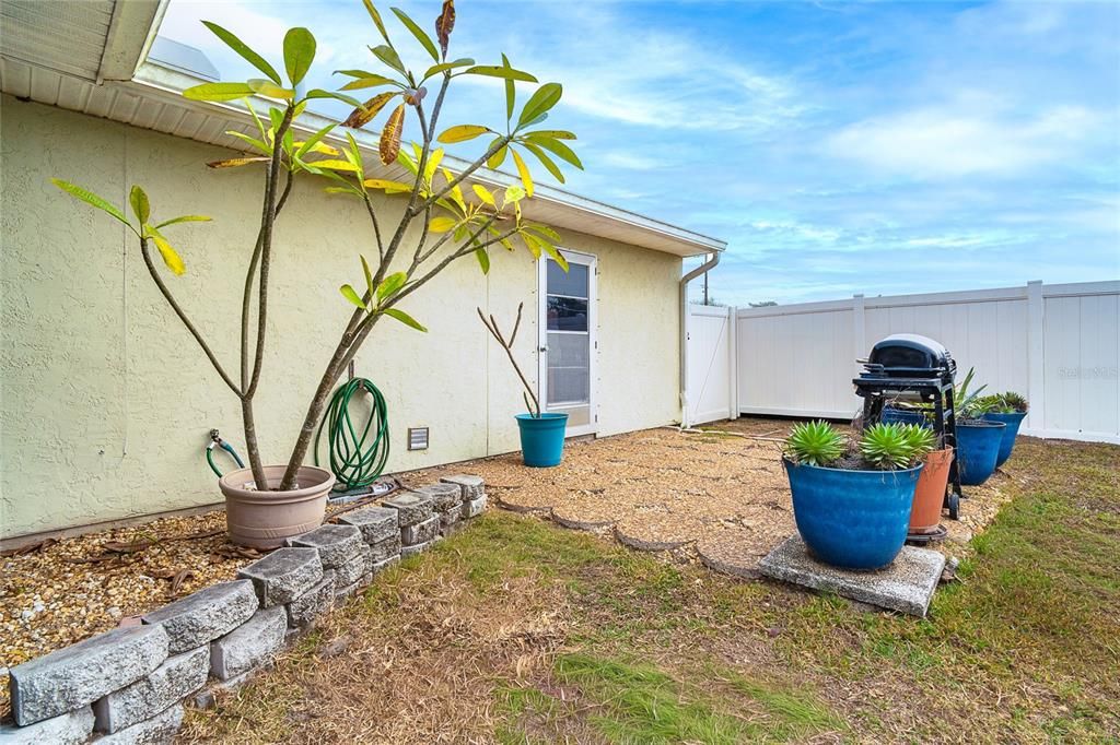 На продажу: $230,000 (3 спален, 2 ванн, 1220 Квадратных фут)