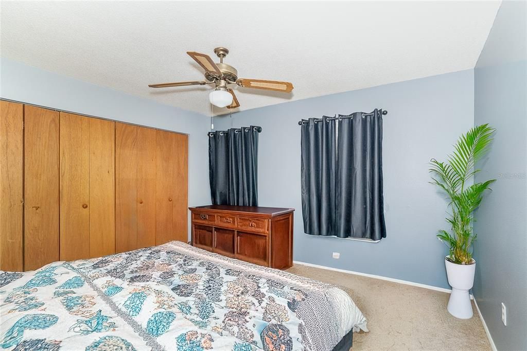 На продажу: $230,000 (3 спален, 2 ванн, 1220 Квадратных фут)