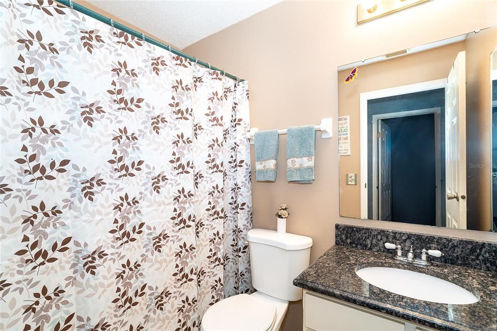 На продажу: $230,000 (3 спален, 2 ванн, 1220 Квадратных фут)