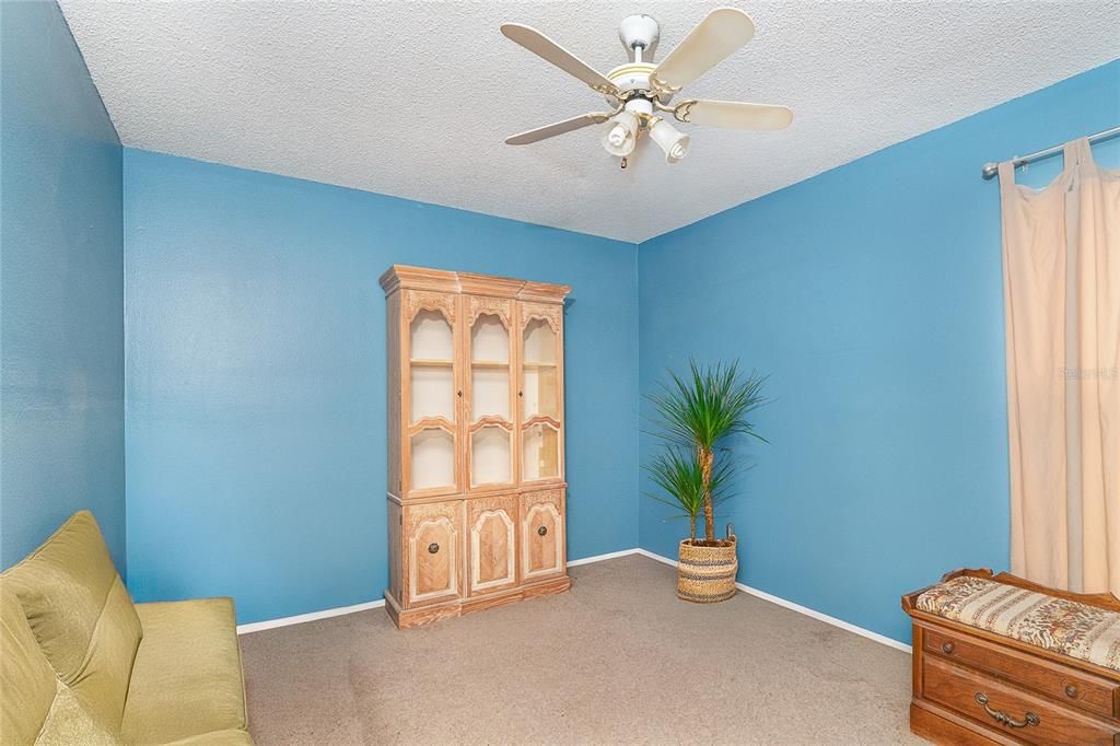 На продажу: $230,000 (3 спален, 2 ванн, 1220 Квадратных фут)