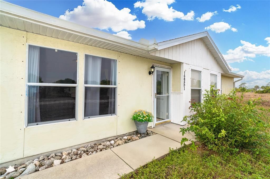 На продажу: $230,000 (3 спален, 2 ванн, 1220 Квадратных фут)