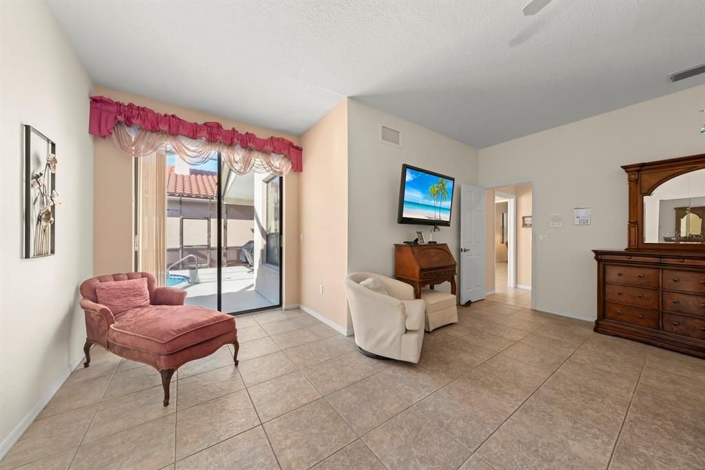 For Sale: $525,000 (3 beds, 2 baths, 2011 Square Feet)