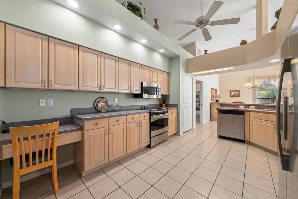 For Sale: $525,000 (3 beds, 2 baths, 2011 Square Feet)