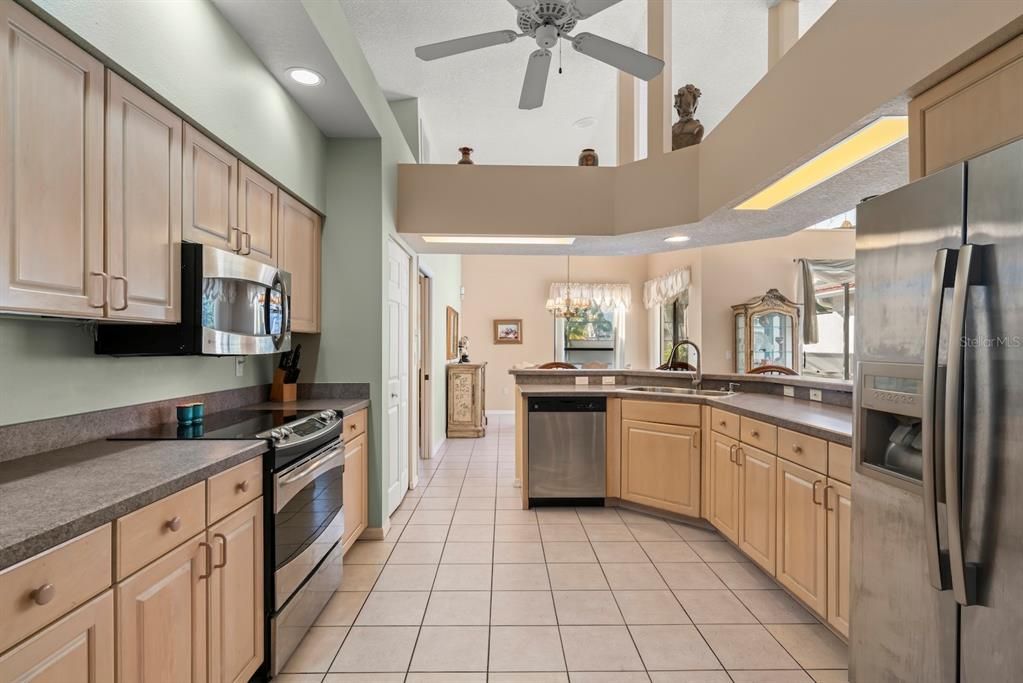 For Sale: $525,000 (3 beds, 2 baths, 2011 Square Feet)