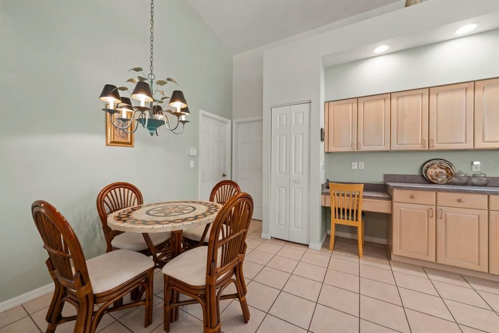 For Sale: $525,000 (3 beds, 2 baths, 2011 Square Feet)