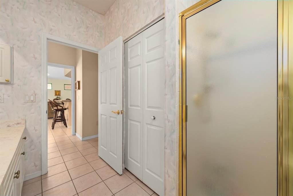 For Sale: $525,000 (3 beds, 2 baths, 2011 Square Feet)