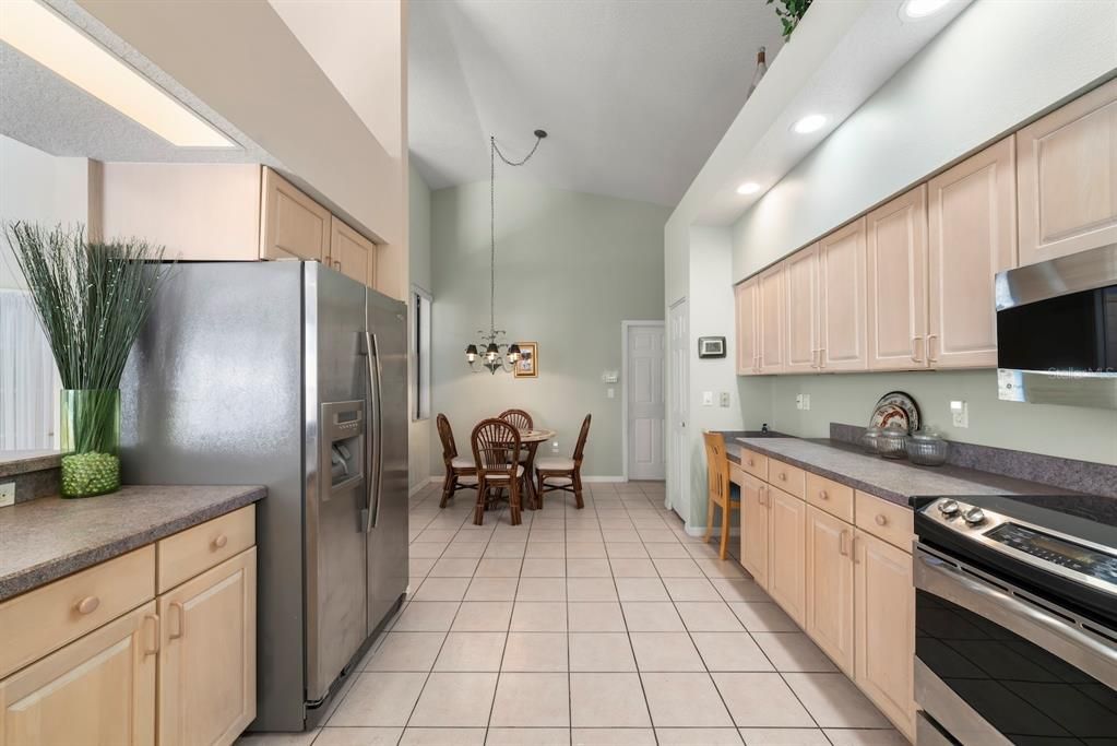 For Sale: $525,000 (3 beds, 2 baths, 2011 Square Feet)