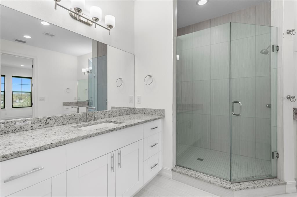 En Venta: $1,299,900 (3 camas, 3 baños, 2550 Pies cuadrados)