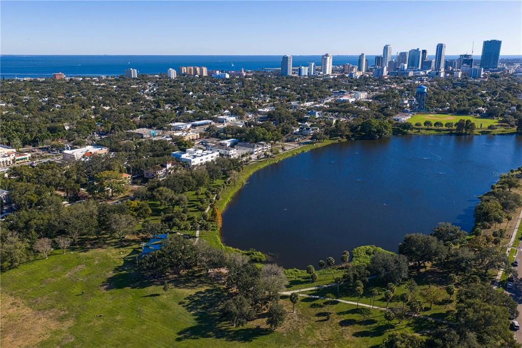 En Venta: $1,299,900 (3 camas, 3 baños, 2550 Pies cuadrados)