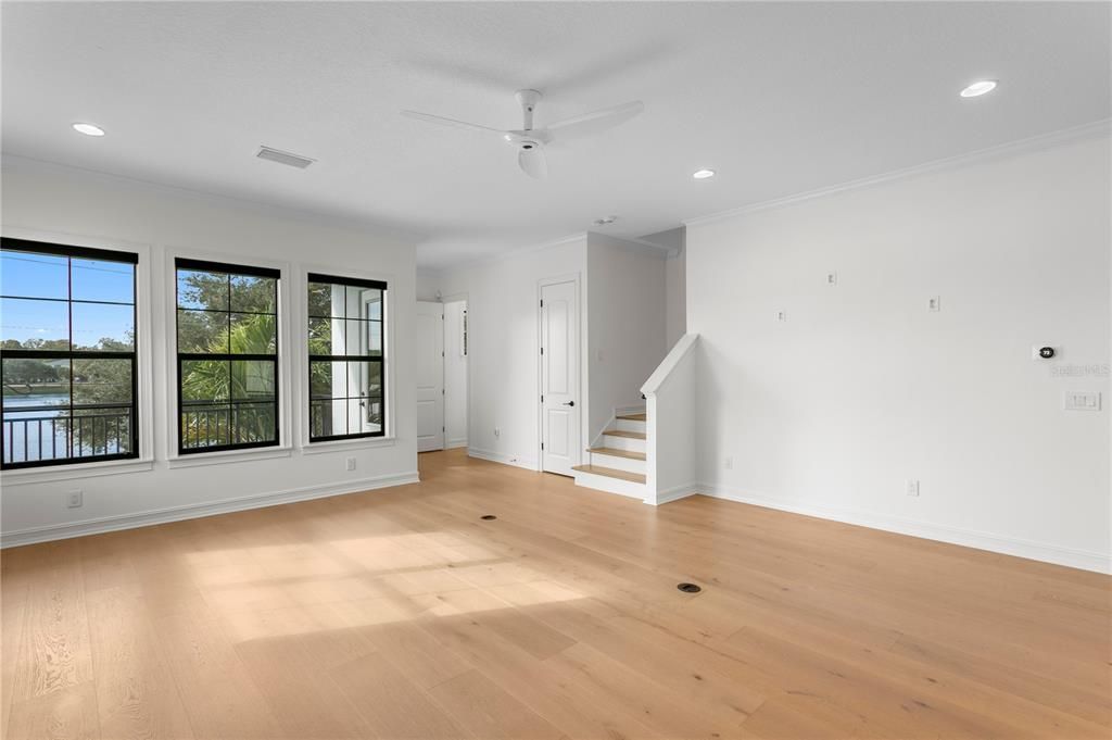 En Venta: $1,299,900 (3 camas, 3 baños, 2550 Pies cuadrados)