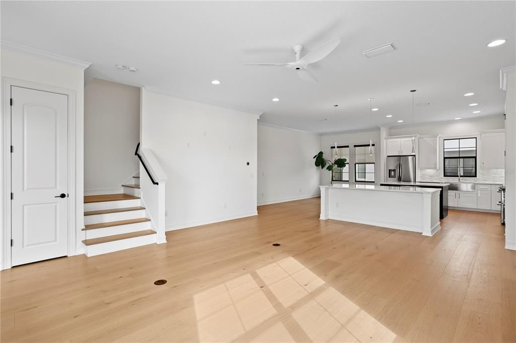 En Venta: $1,299,900 (3 camas, 3 baños, 2550 Pies cuadrados)