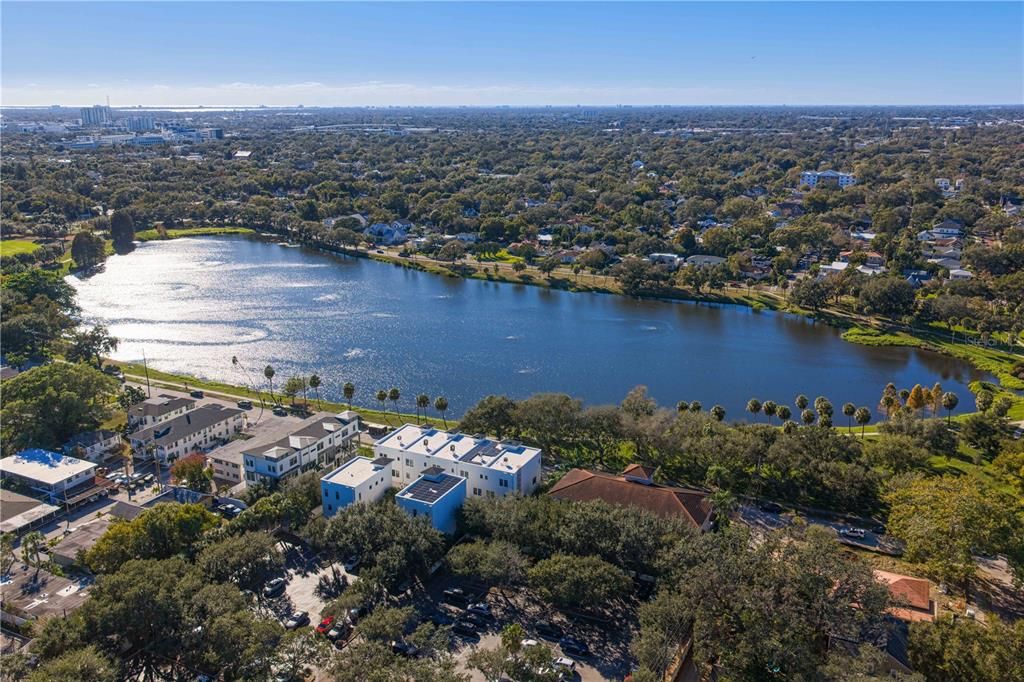 En Venta: $1,299,900 (3 camas, 3 baños, 2550 Pies cuadrados)