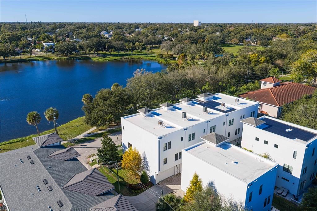 En Venta: $1,299,900 (3 camas, 3 baños, 2550 Pies cuadrados)