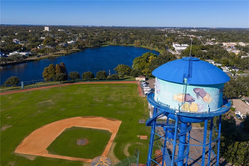 En Venta: $1,299,900 (3 camas, 3 baños, 2550 Pies cuadrados)