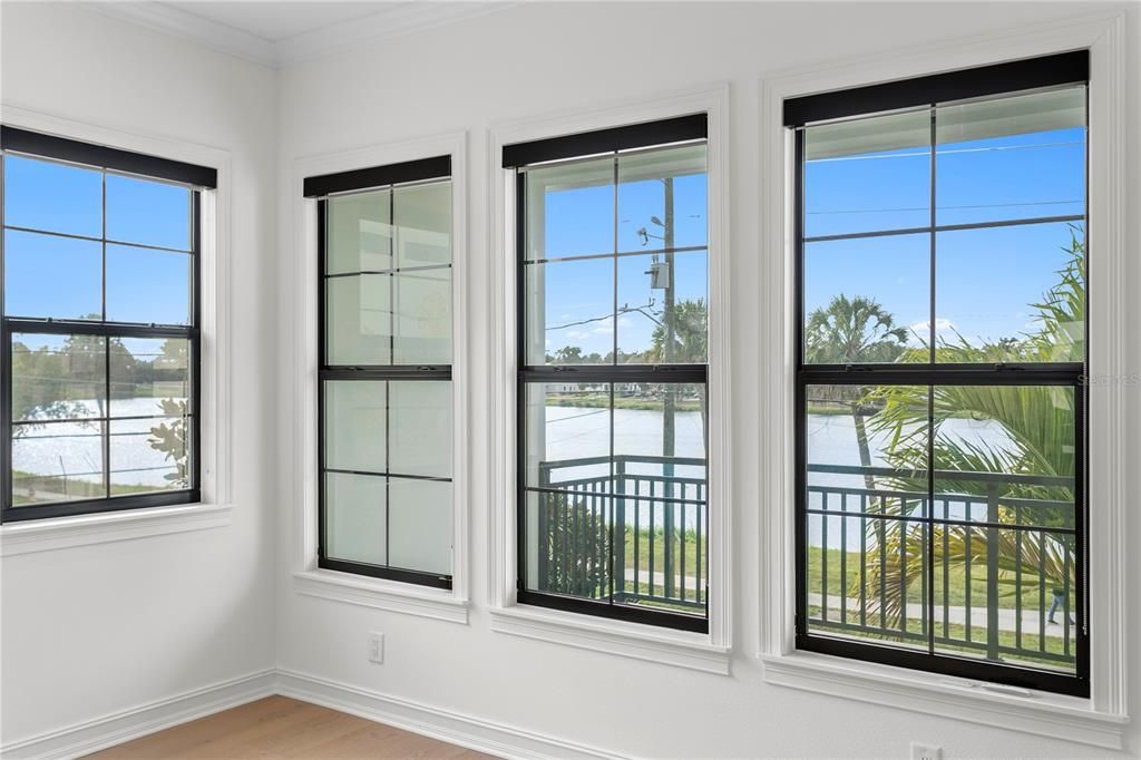 En Venta: $1,299,900 (3 camas, 3 baños, 2550 Pies cuadrados)