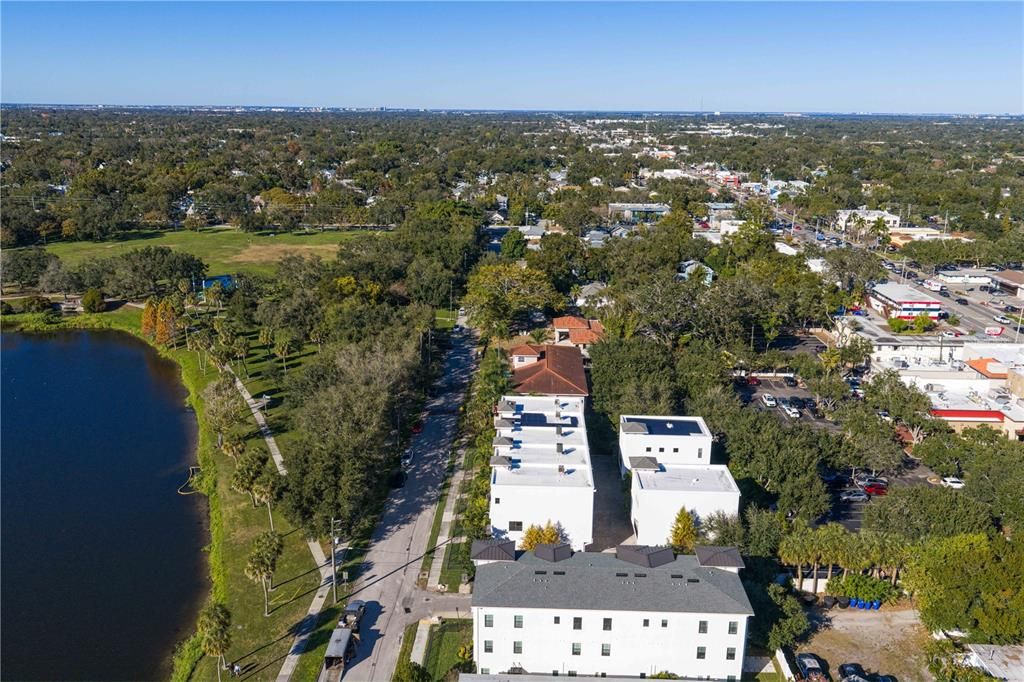 En Venta: $1,299,900 (3 camas, 3 baños, 2550 Pies cuadrados)