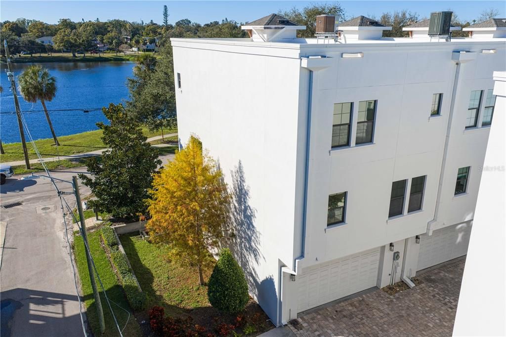 En Venta: $1,299,900 (3 camas, 3 baños, 2550 Pies cuadrados)