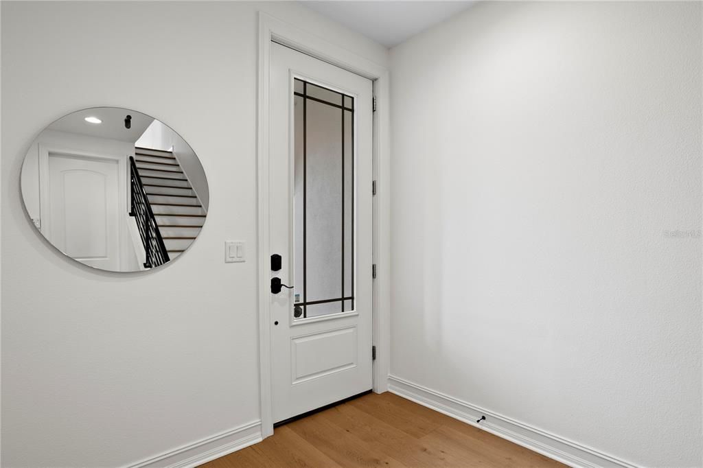 En Venta: $1,299,900 (3 camas, 3 baños, 2550 Pies cuadrados)