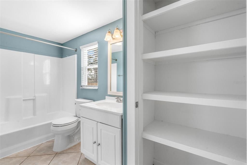 For Sale: $299,900 (3 beds, 2 baths, 1296 Square Feet)